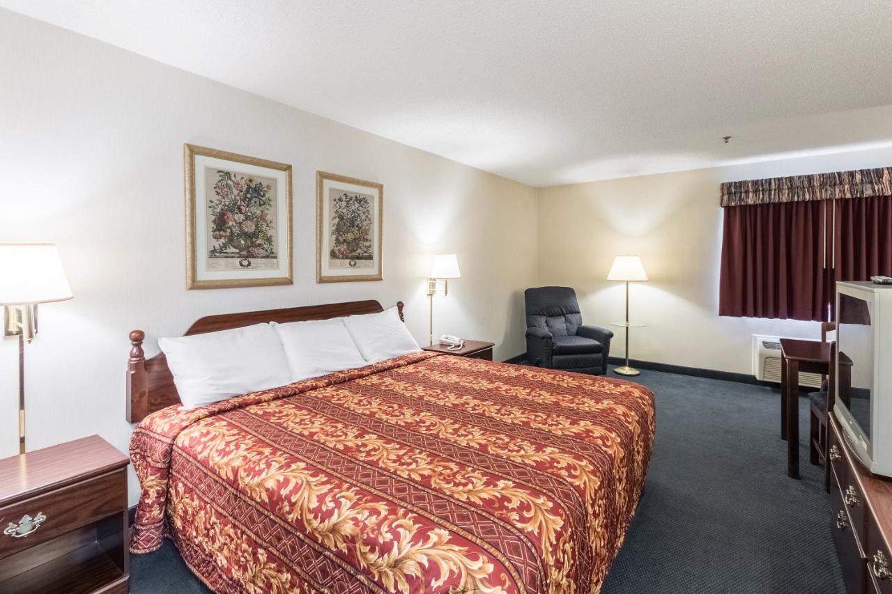 Quality Express Inn & Suites Mineral Wells Bagian luar foto