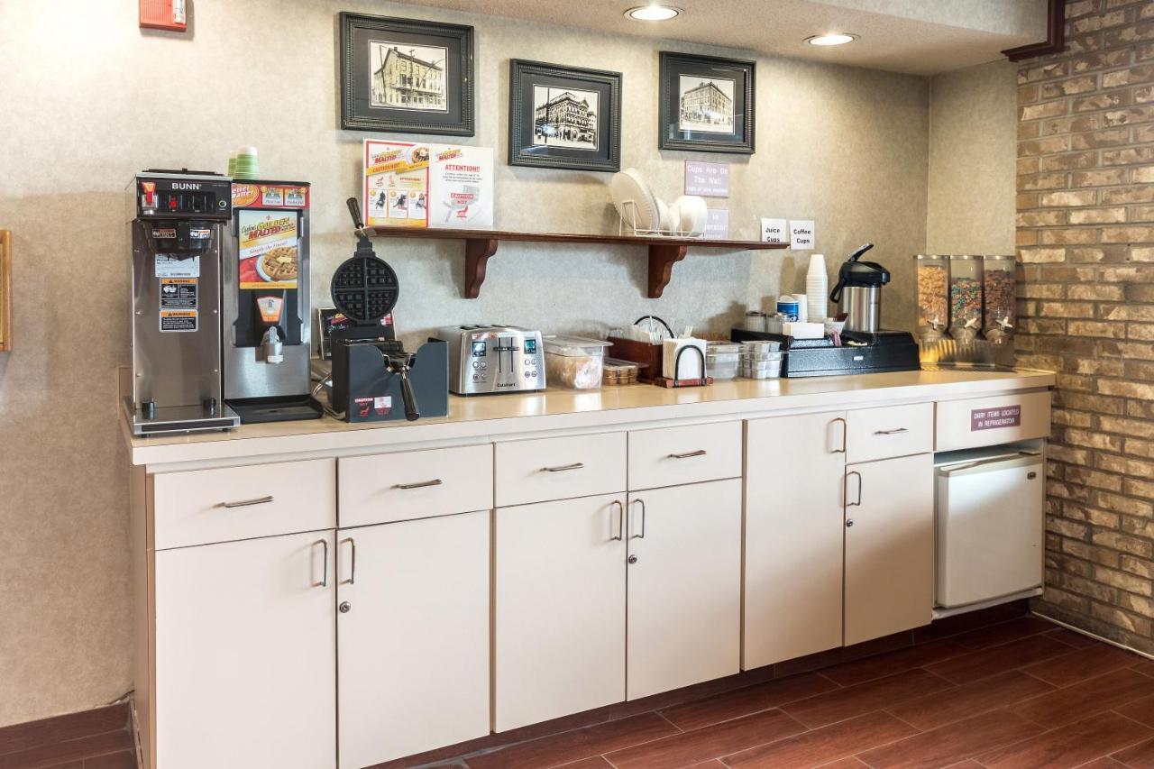 Quality Express Inn & Suites Mineral Wells Bagian luar foto