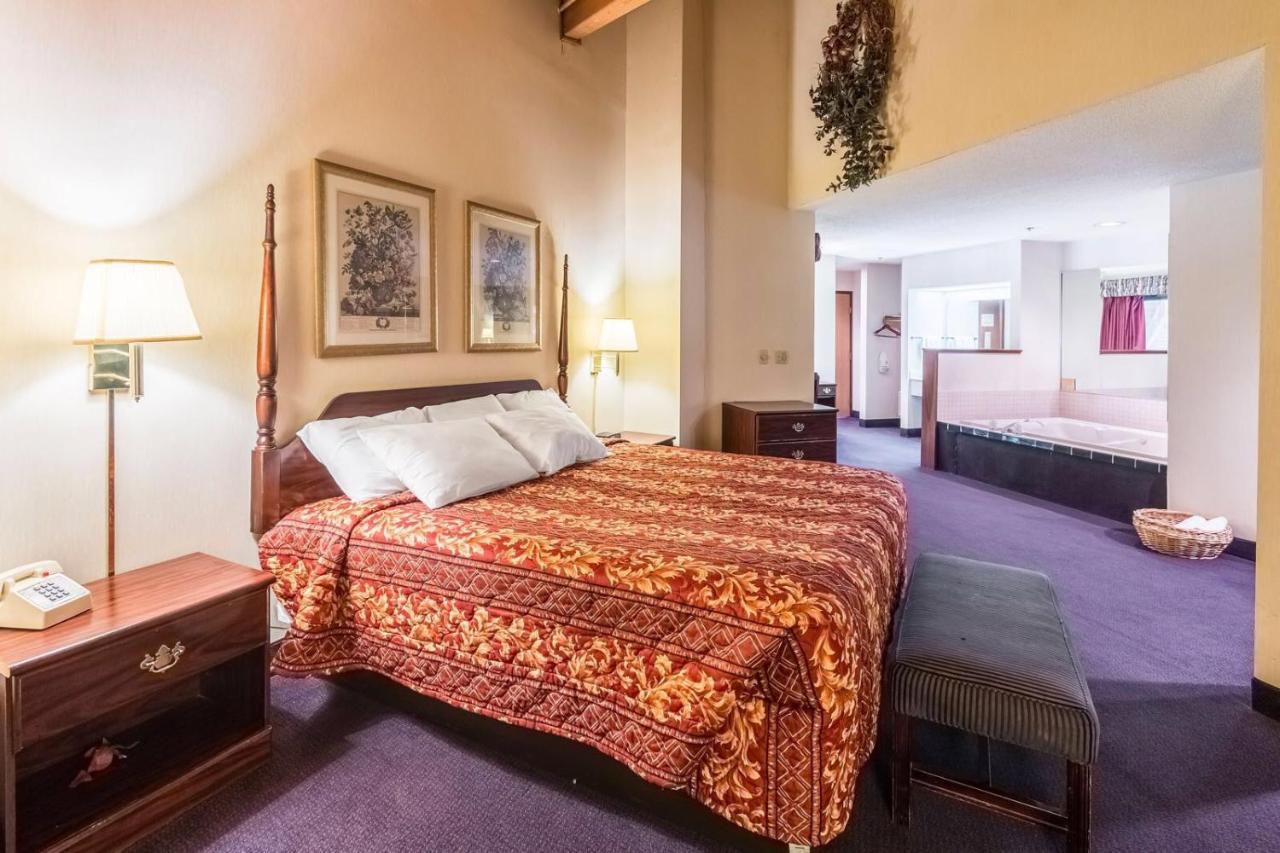 Quality Express Inn & Suites Mineral Wells Bagian luar foto