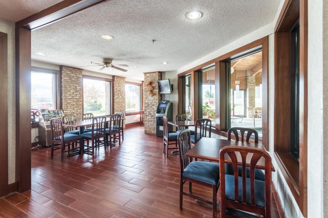 Quality Express Inn & Suites Mineral Wells Bagian luar foto